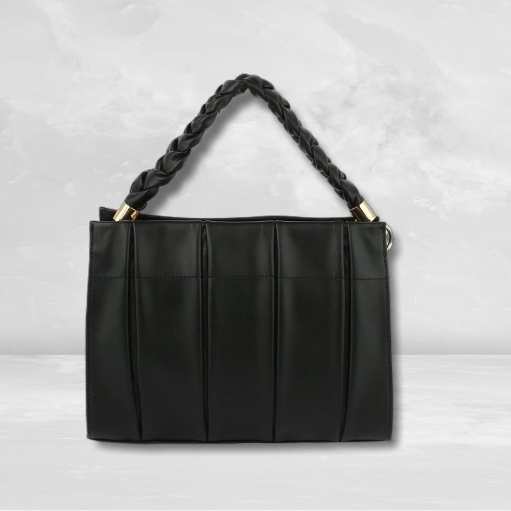 Black pleated bag